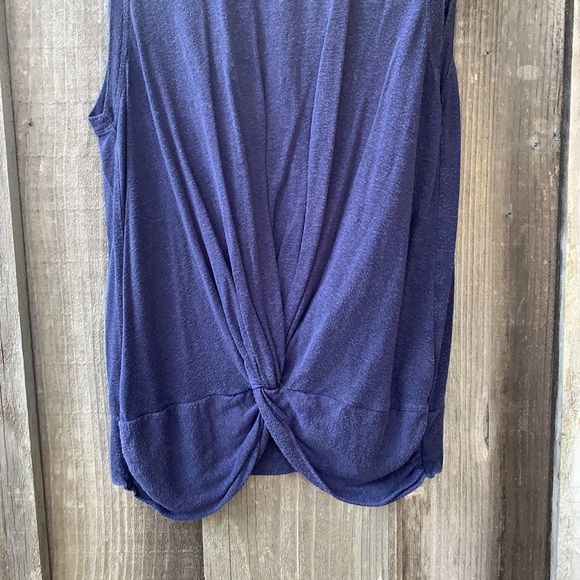 Blue twist tank top - Picture 3 of 5